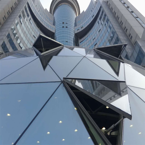 三角形排煙天窗